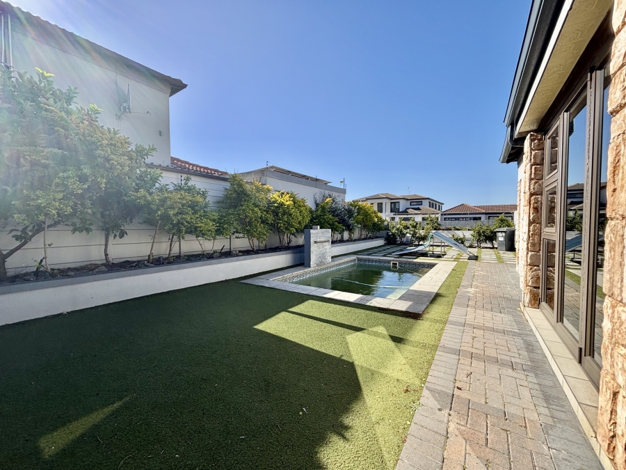 To Let 3 Bedroom Property for Rent in Parklands Western Cape
